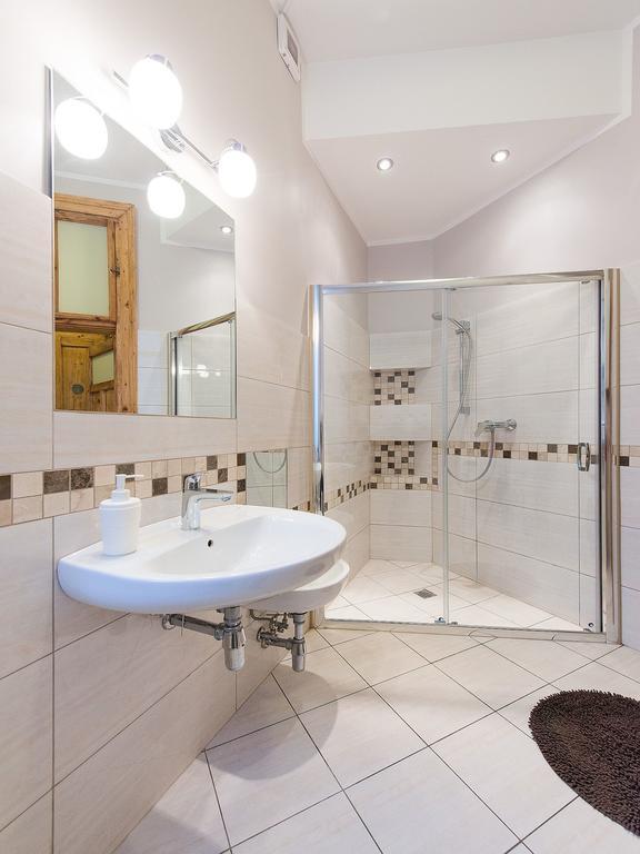 Апартаменти 5 Bedroom Family
